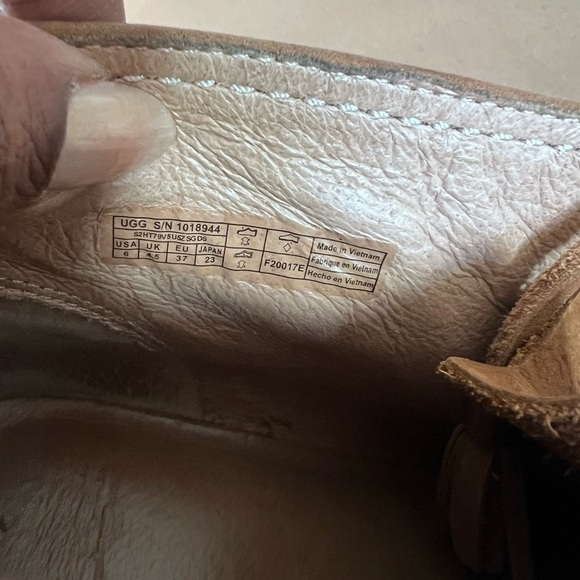 UGG Australia CALEB Chestnut Fringe Nubuck Slip-on Boots 1018944 Moccasins US 6 - Picture 7 of 7